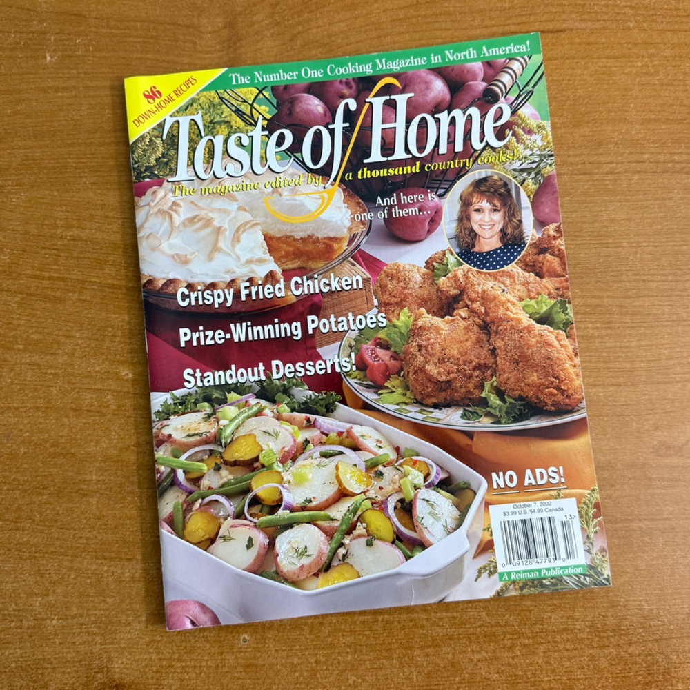 Taste of Home Cookbook - Bright Green‎ and Red Cover